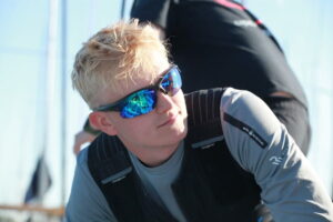 Evolution-Windward-polarised blue-mirror-sunglasses-sailing